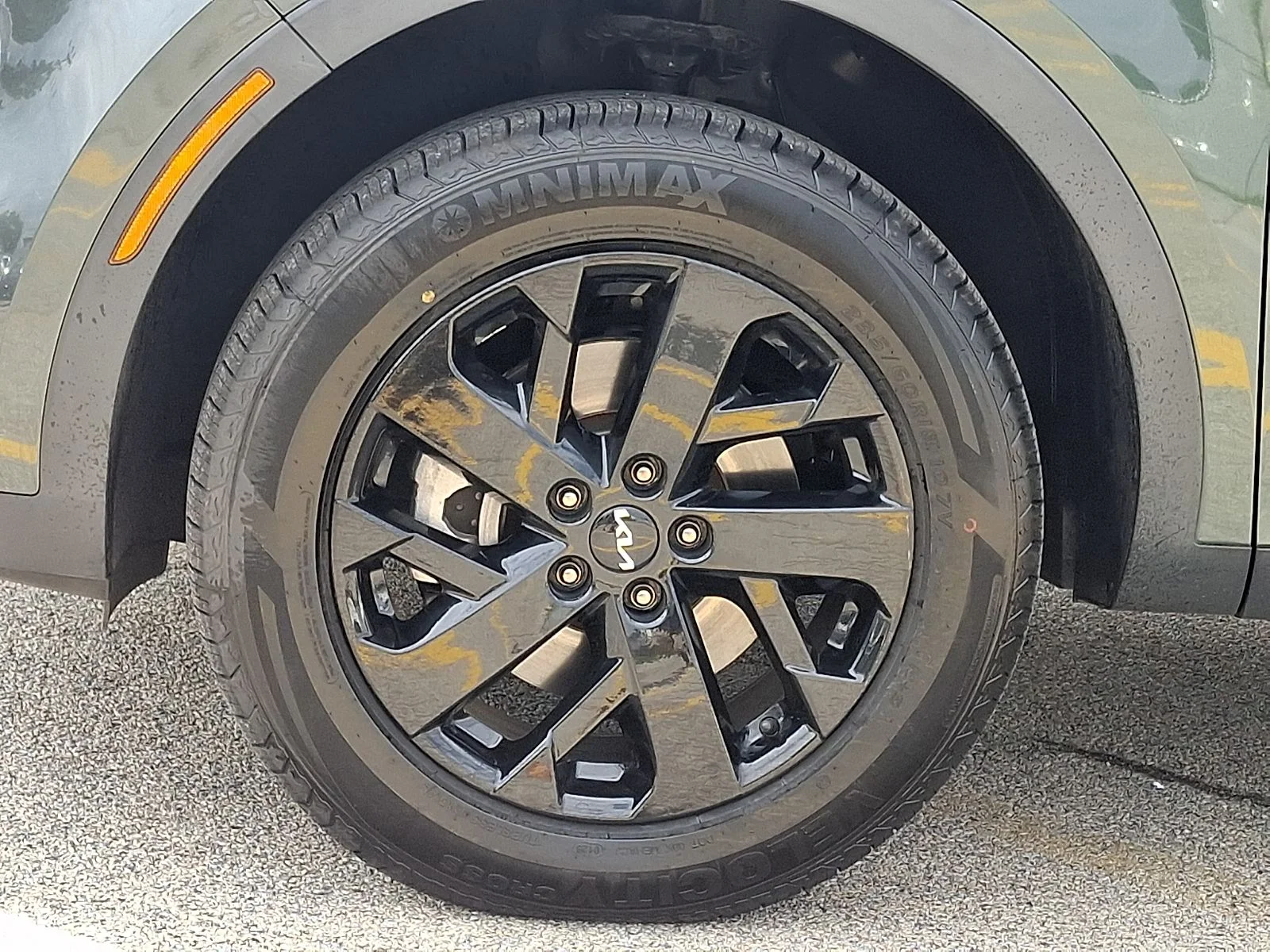 Used 2023 Green Kia X-Line S image 8