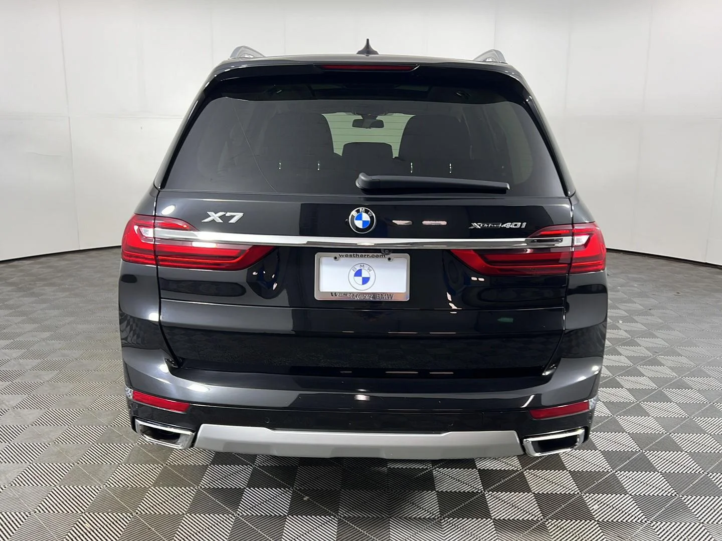Used 2022 Black Sapphire Metallic BMW xDrive40i image 6