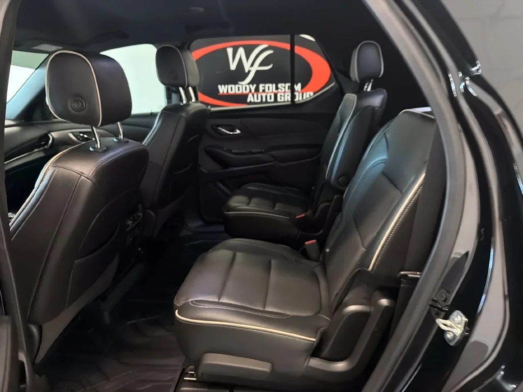 Used 2022 MOSAIC BLACK METALLIC Chevrolet Premier image 16