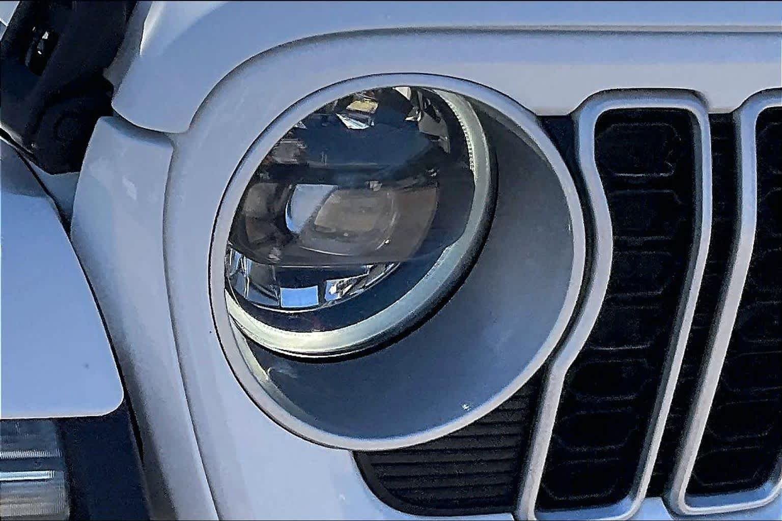 Certified Used 2024 Bright White Clearcoat Jeep Sahara image 27