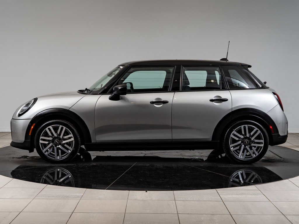 Used 2026 Melting Silver Iii Metallic MINI Signature Plus image 5