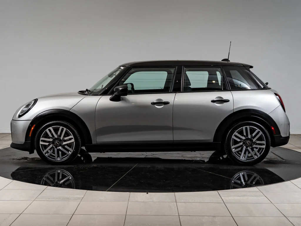 Used 2026 Melting Silver Iii Metallic MINI Signature Plus image 5