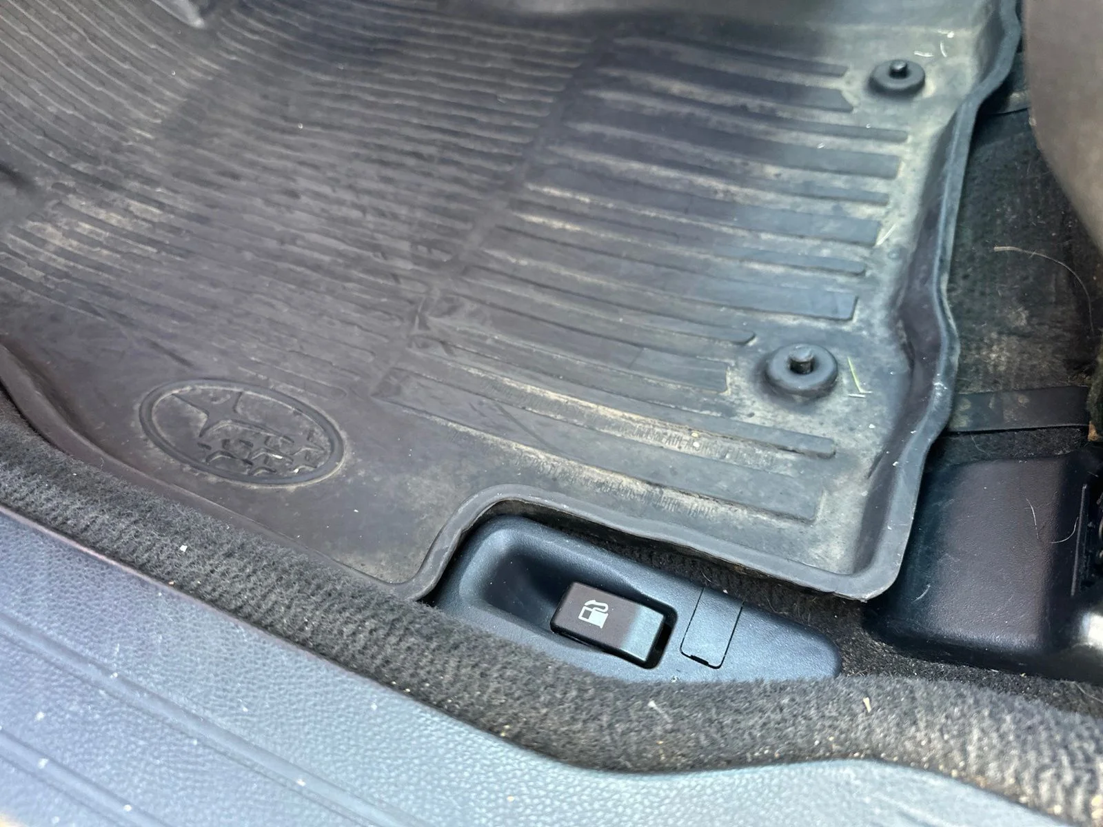 Used 2018 Red Subaru 2.5i Premium image 15