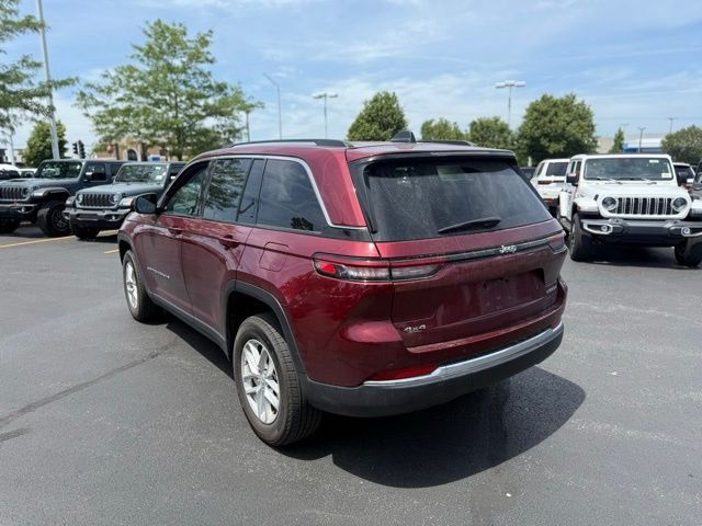 Certified Used 2023 Velvet Jeep Laredo image 3