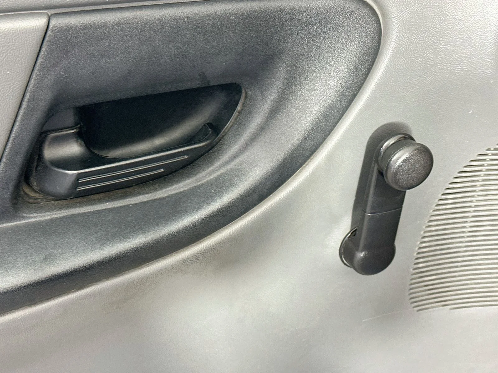 Used 2011 Vista Blue Metallic Ford XLT image 17