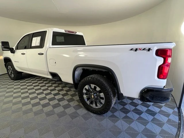 Used 2024 White Chevrolet Custom image 5