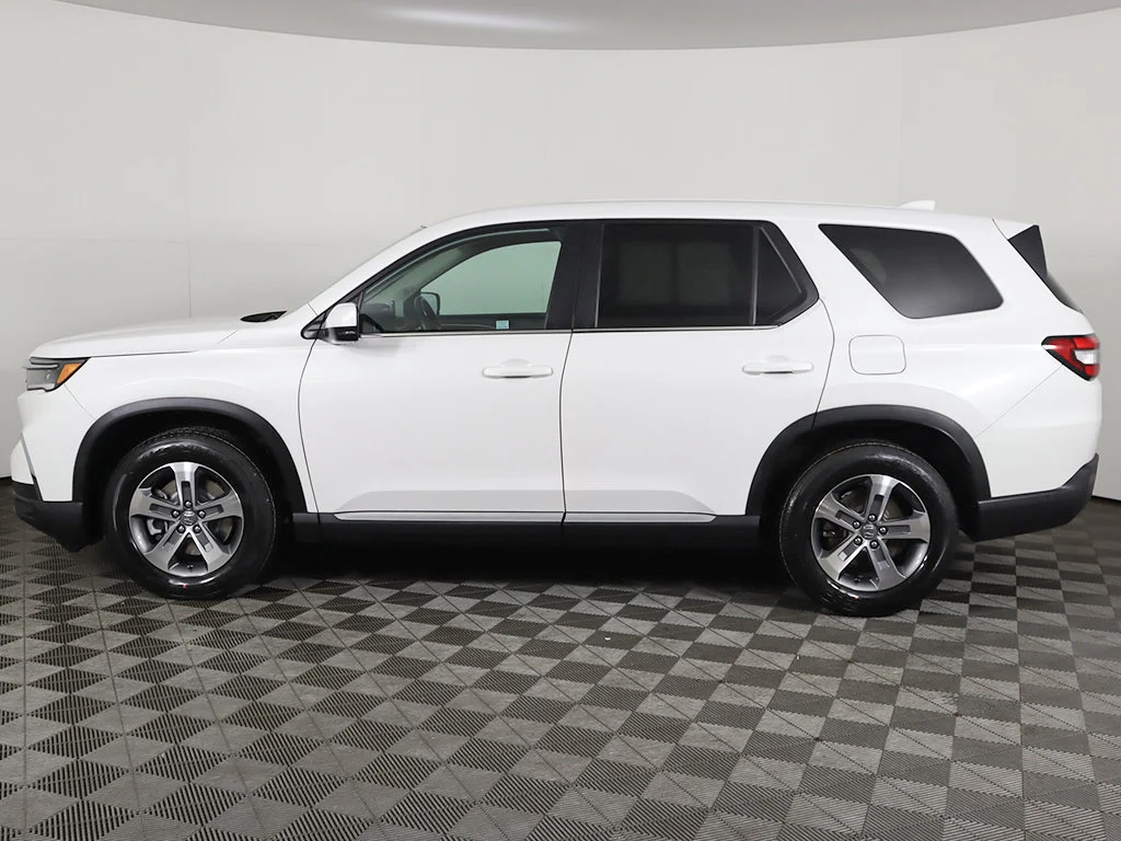 2025 Honda Pilot EX-L - Photo 17