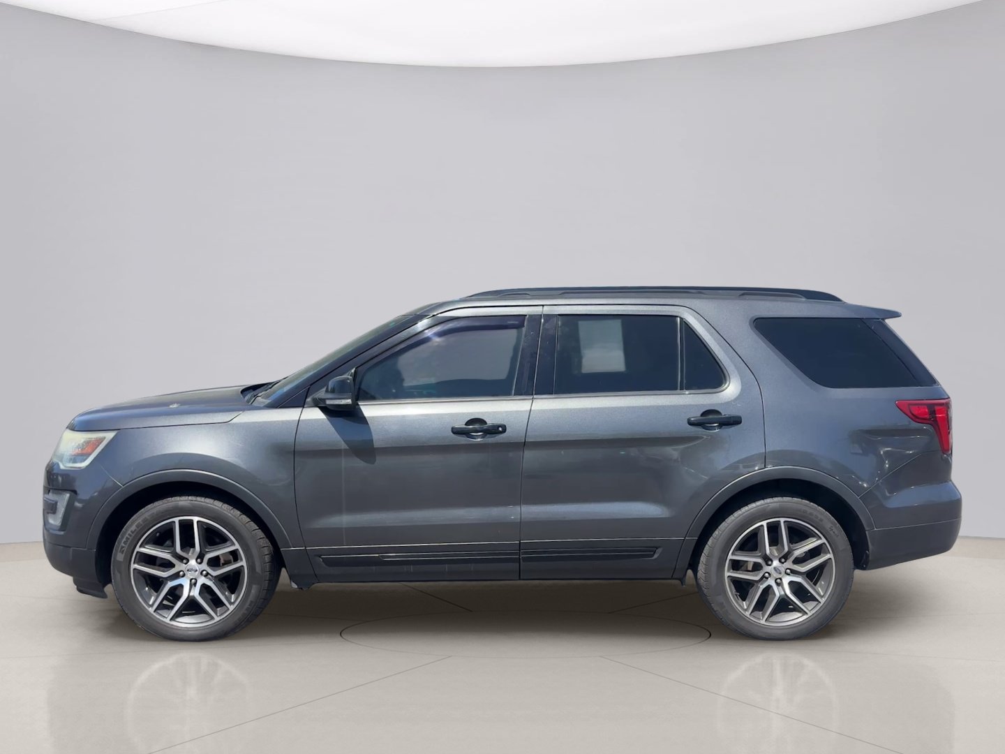 Used 2016 Grey Ford SPORT image 2