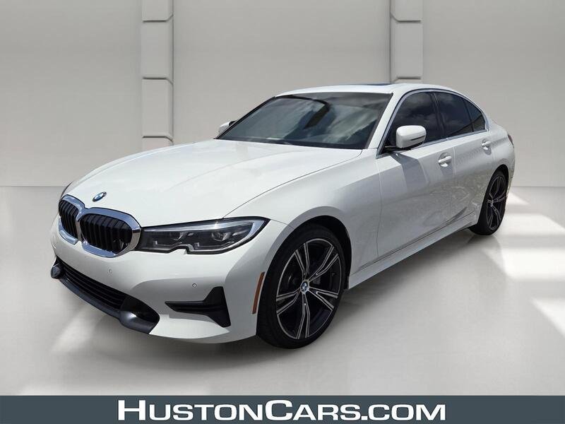 2022 BMW 3 Series 330i Sedan's photo