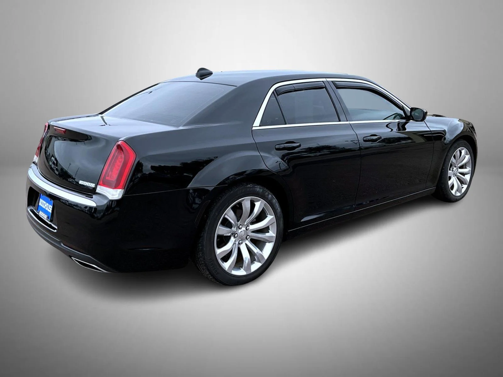 Certified Used 2018 Black Chrysler Touring image 5