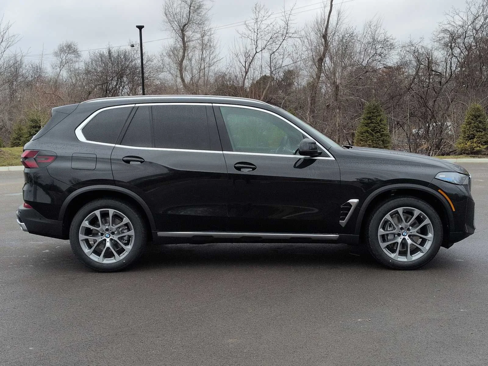 New 2026 Black Sapphire Metallic BMW xDrive40i image 15
