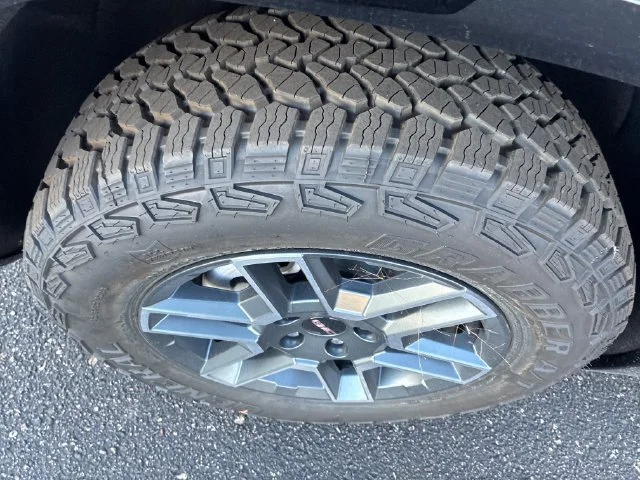 New 2027 Rapids Metallic GMC AT4 image 30