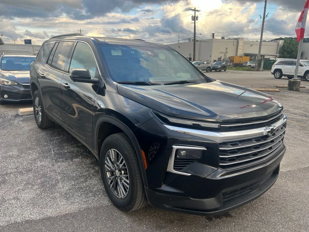 Used 2025 Black Chevrolet LT image 4