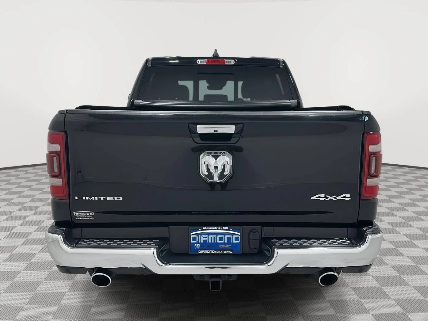 Used 2022 Diamond Black Crystal Pearlcoat Ram Limited image 5