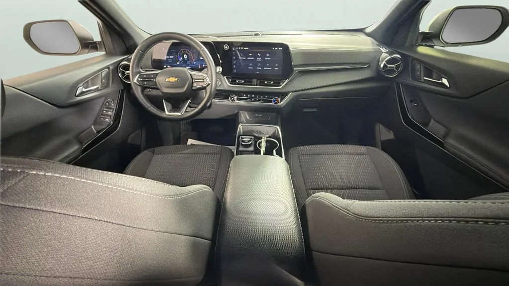 Used 2026 Summit White Chevrolet LT image 31