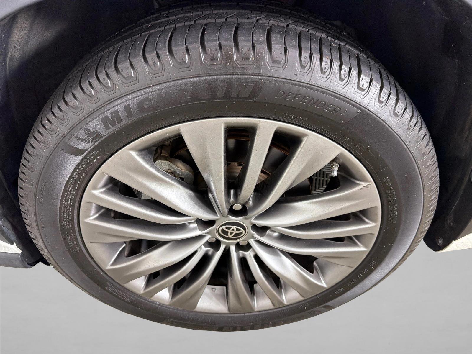 Certified Used 2021 Blizzard Pearl Toyota Platinum image 13