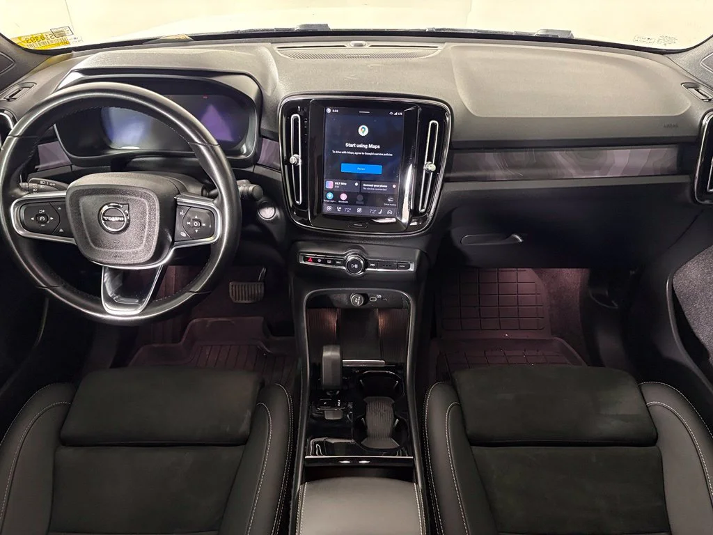 Used 2023 White Volvo Ultimate image 31