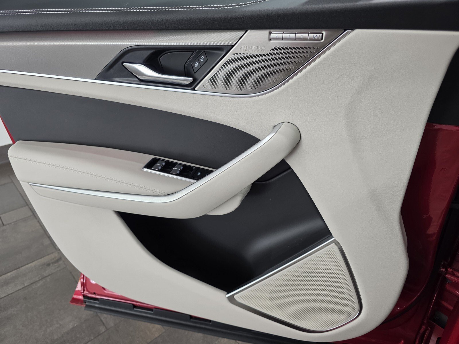 New 2026 Firenze Red JAGUAR P250 R-DYNAMIC S image 18