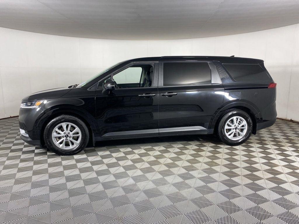 Used 2022 Aurora Black Kia LXS image 4