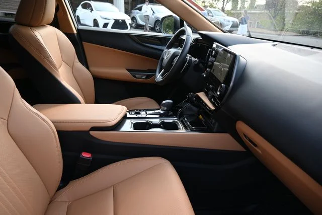 2026 Lexus NX 350 - Photo 22