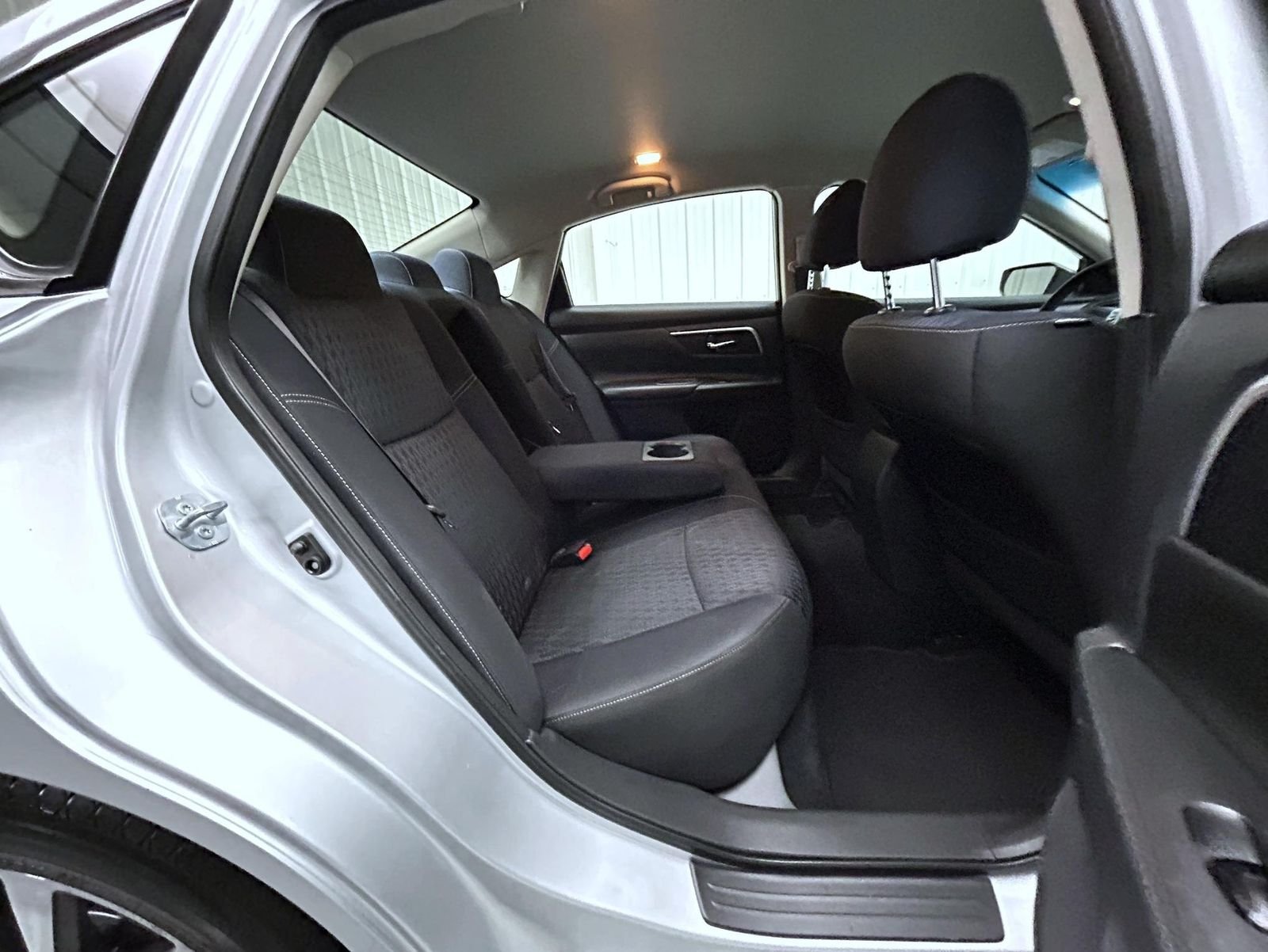 Used 2017 Silver Nissan 2.5 SV image 18
