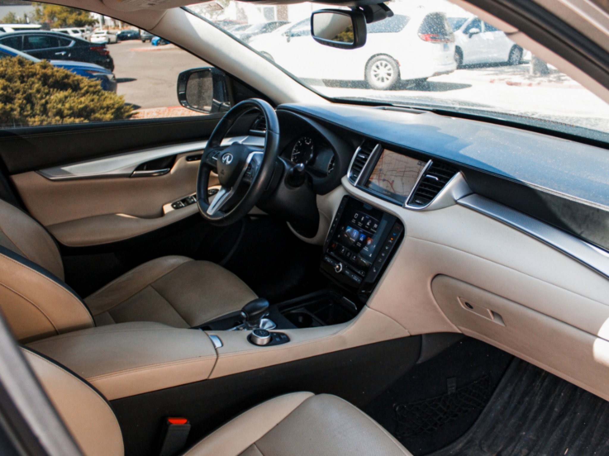 Used 2019 Graphite Shadow INFINITI ESSENTIAL image 31