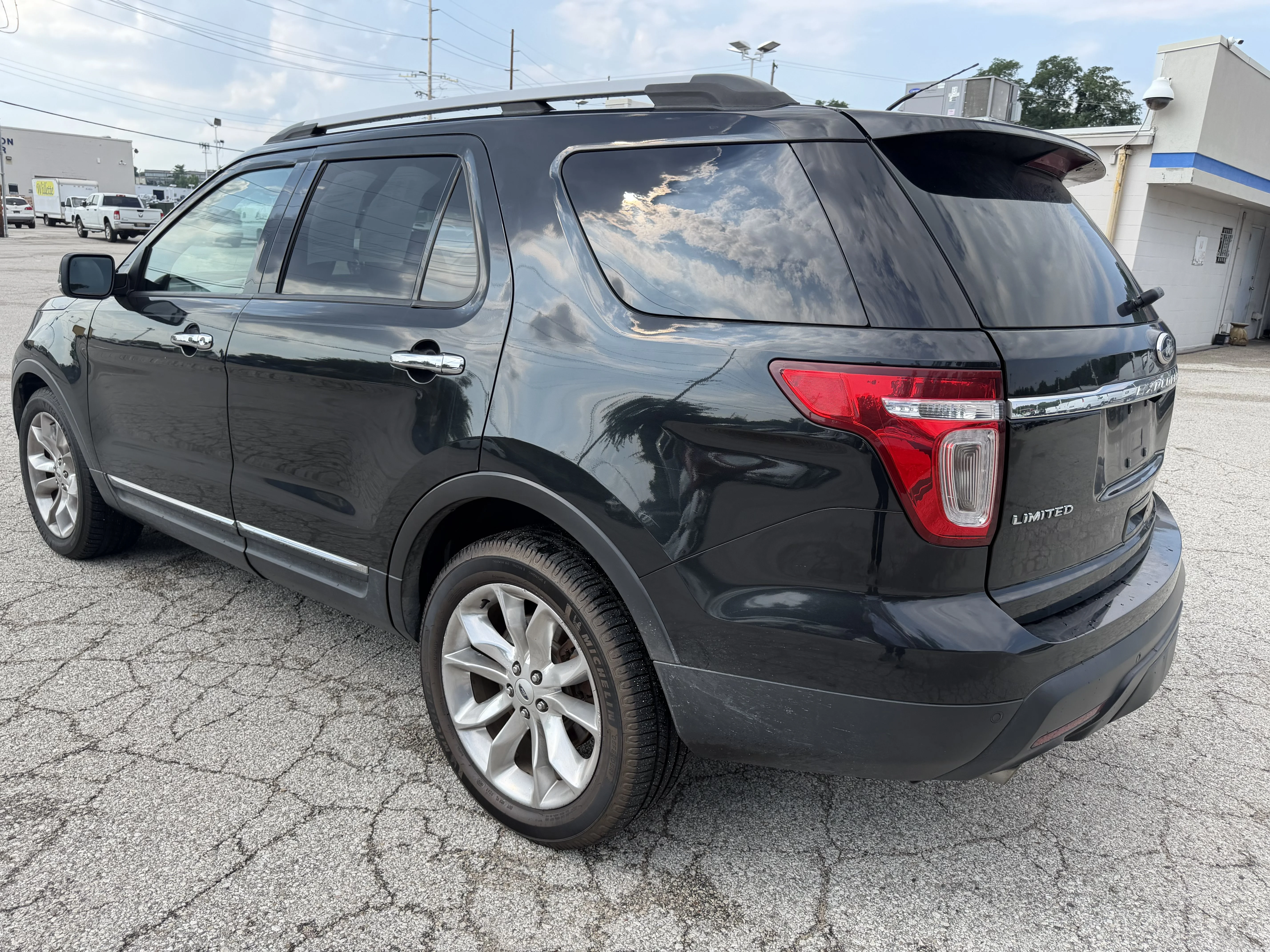 Used 2015 Tuxedo Black Metallic Ford Limited image 5
