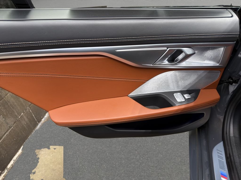 2025 BMW 8 Series M850i - Photo 20