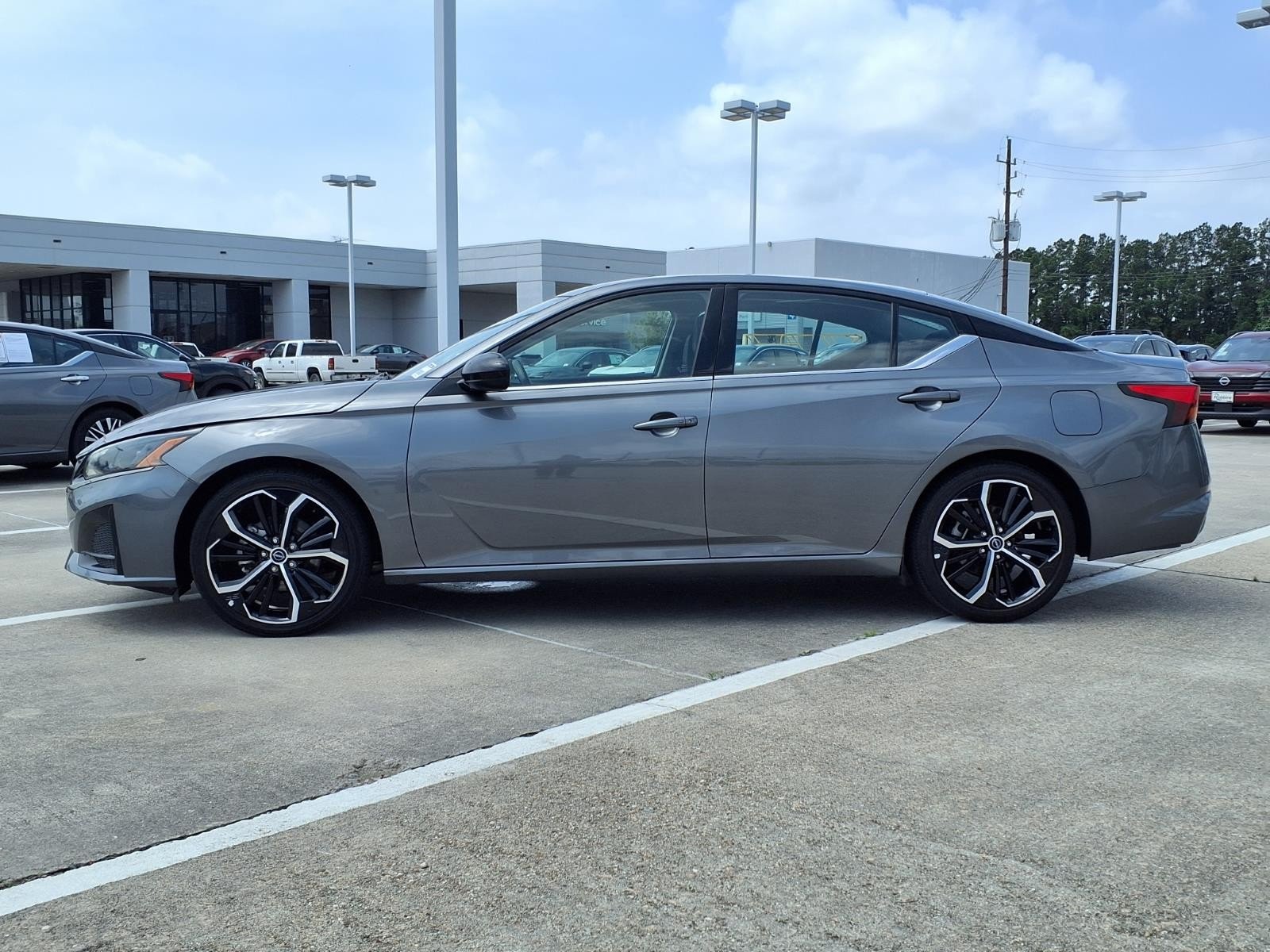 2024 Nissan Altima 2.5 SR Gray at Turner Chevrolet