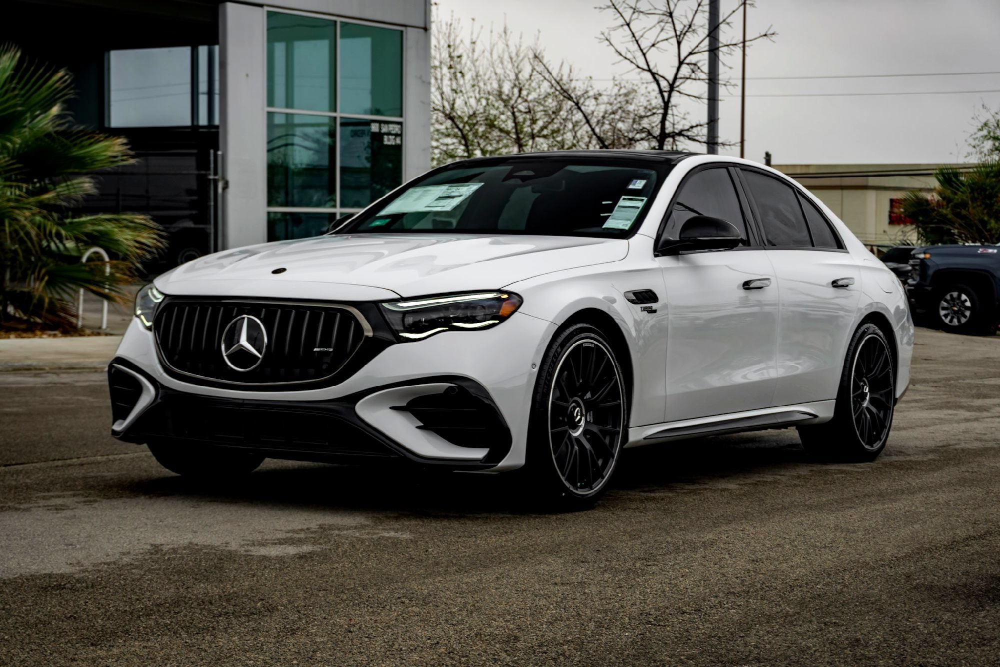New 2026 MANUFAKTUR Moonlight White Metallic Mercedes-Benz AMG® E 53 E 4MATIC+ Sedan image 6