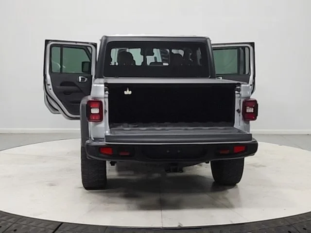 Used 2023 Silver Jeep Rubicon image 14