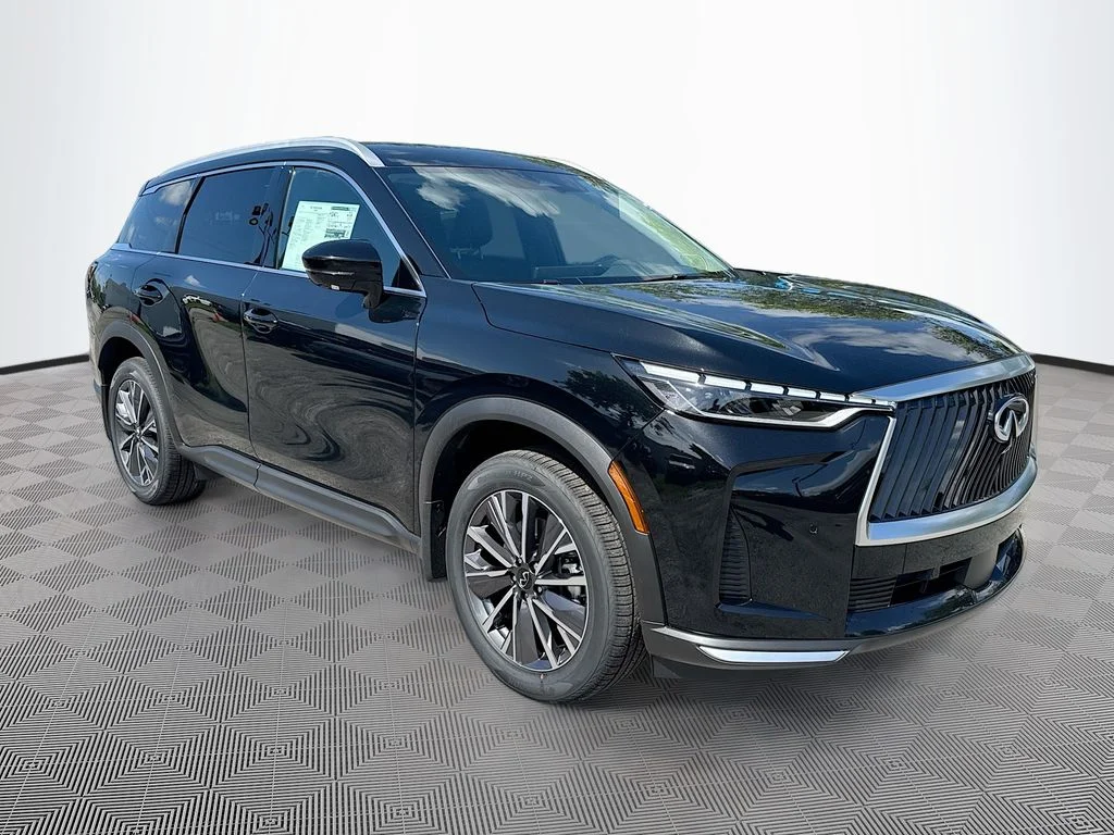 Used 2027 Black INFINITI LUXE image 4