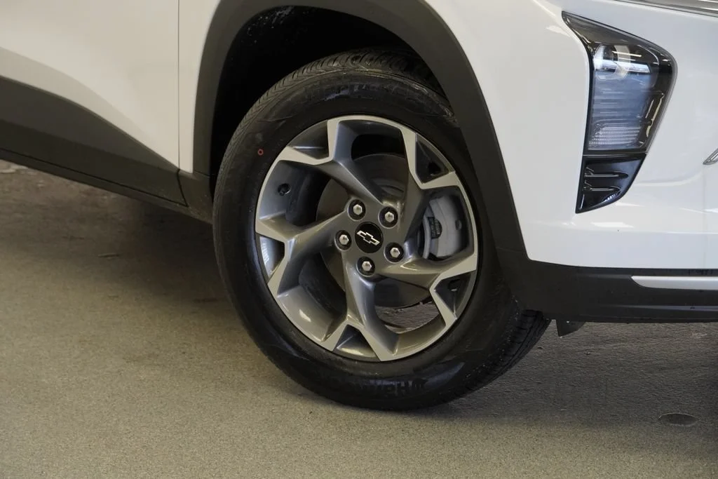 2026 Chevrolet Trax LT - Photo 9