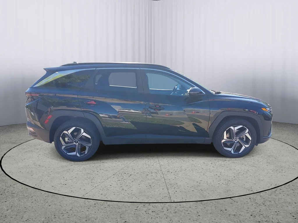 Used 2023 Black Hyundai SEL image 2