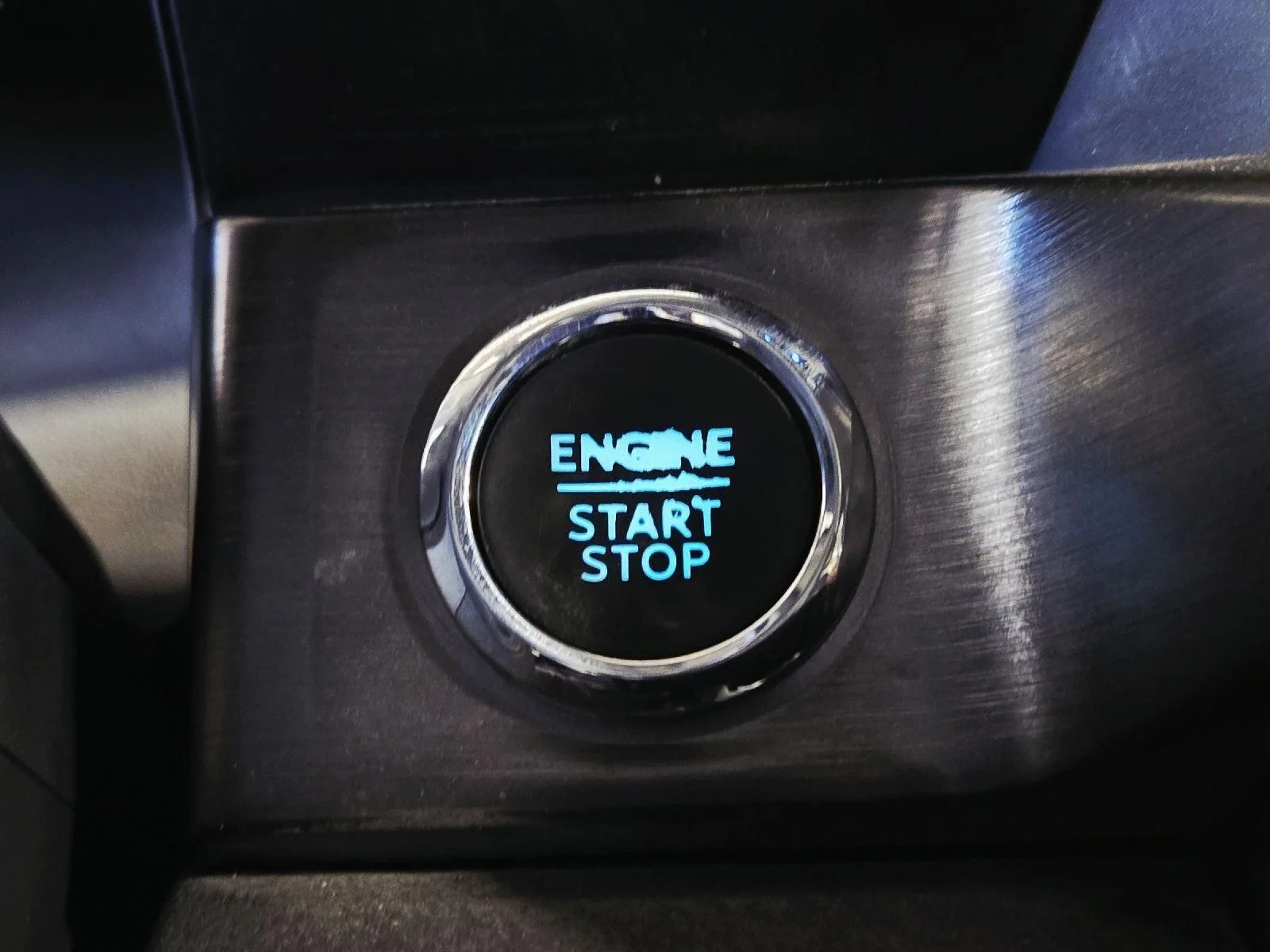 Used 2024 Iconic Silver Ford LARIAT image 35