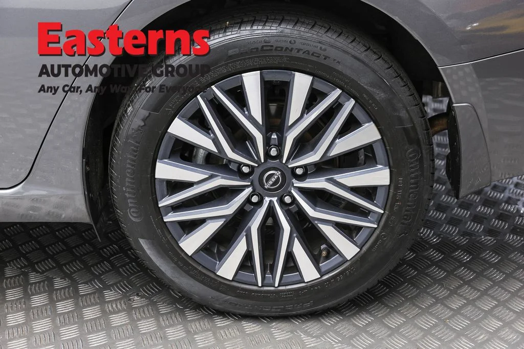 Used 2023 Gray Nissan 2.5 SV image 8