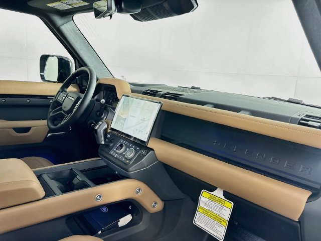 New 2026 Santorini Black Land Rover S image 17