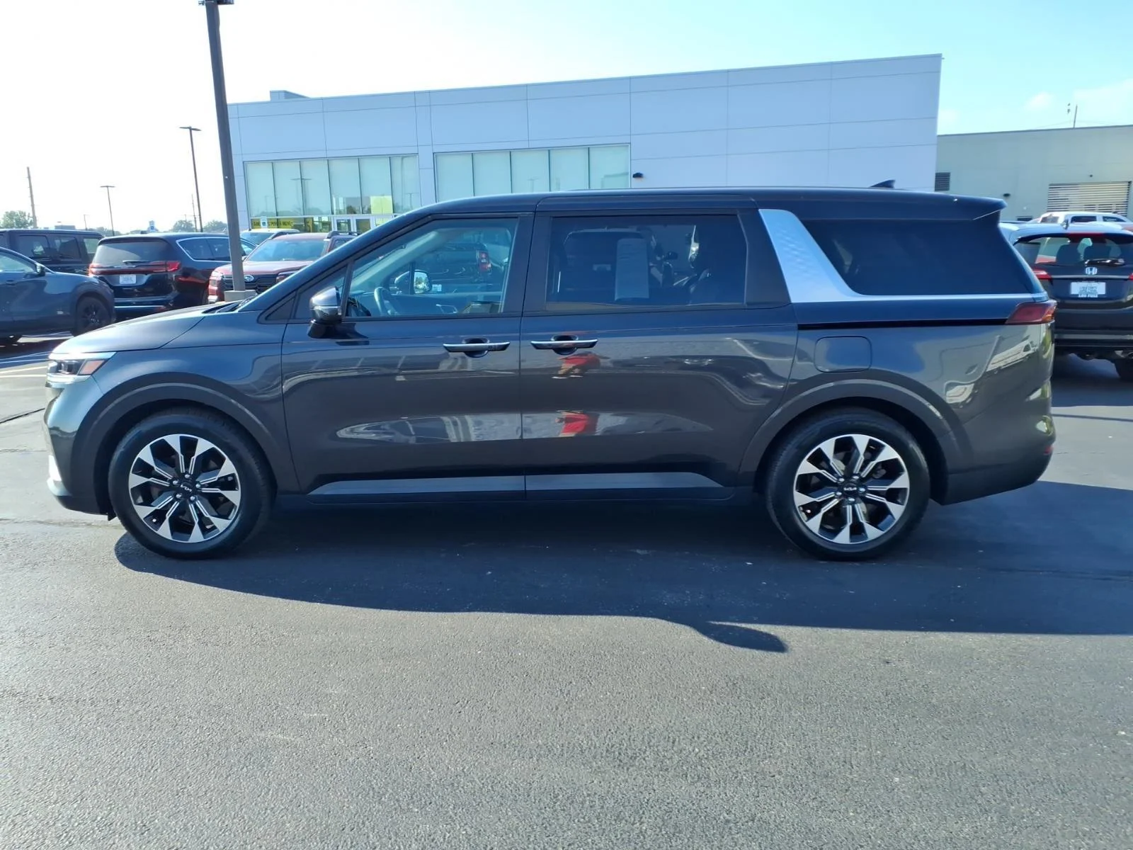 Used 2023 Panthera Metal Kia EX image 4