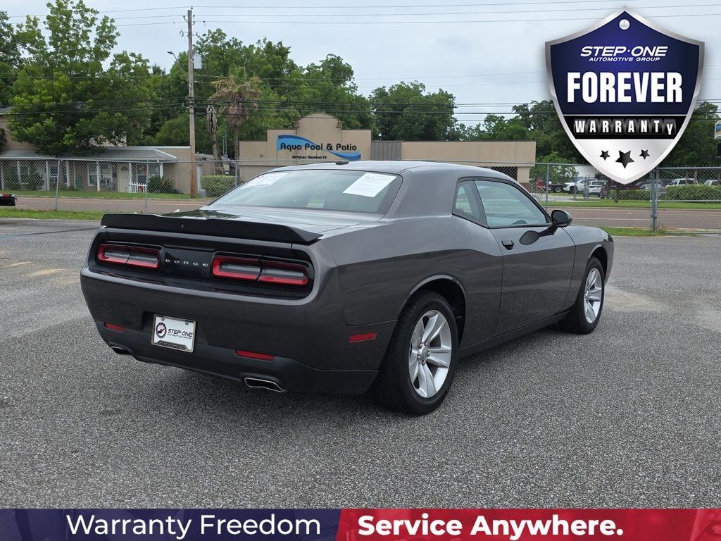 Used 2023 Gray Dodge SXT image 7