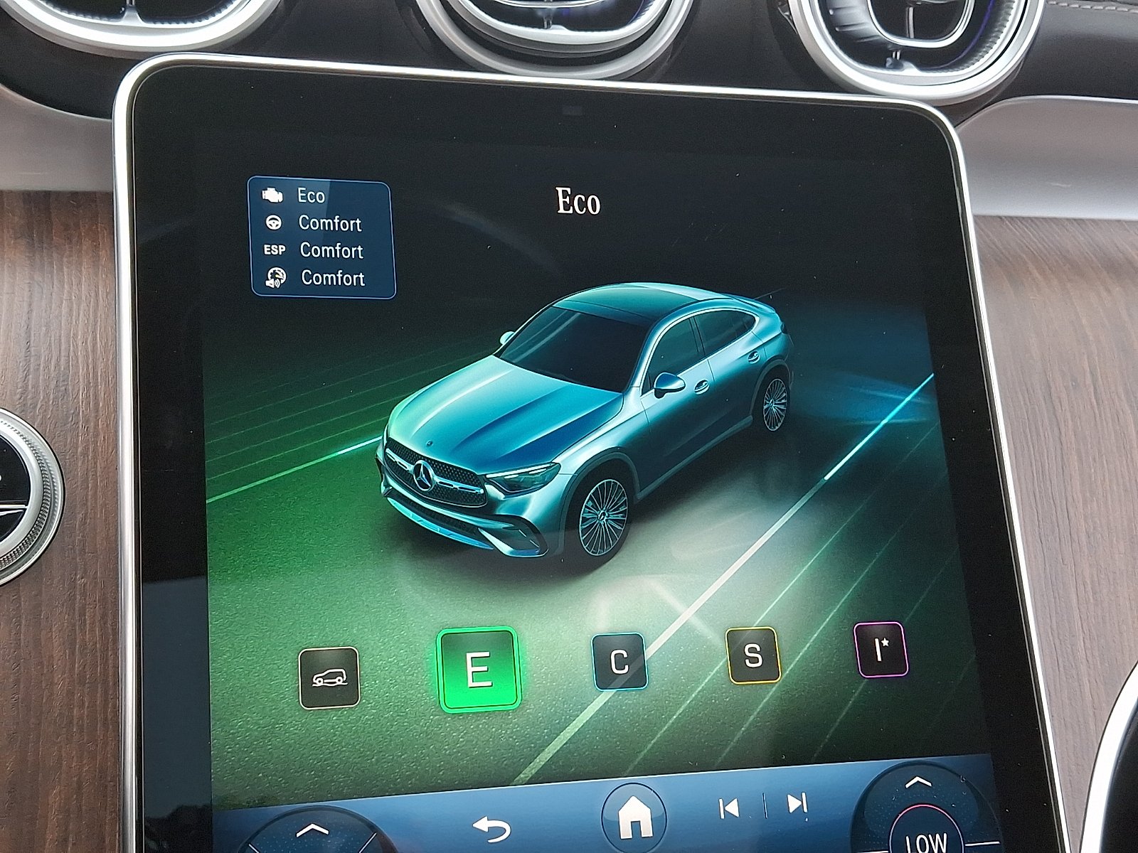 New 2027 Black Mercedes-Benz GLC 300 image 19