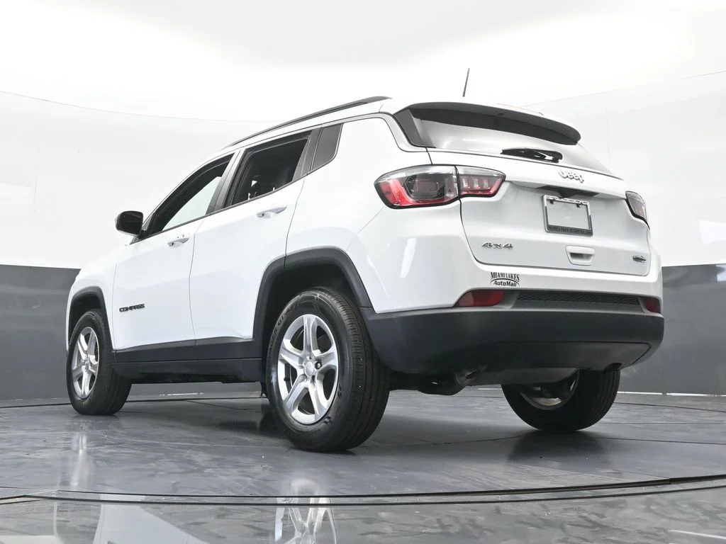 Used 2023 Bright White Clearcoat Jeep Latitude image 54