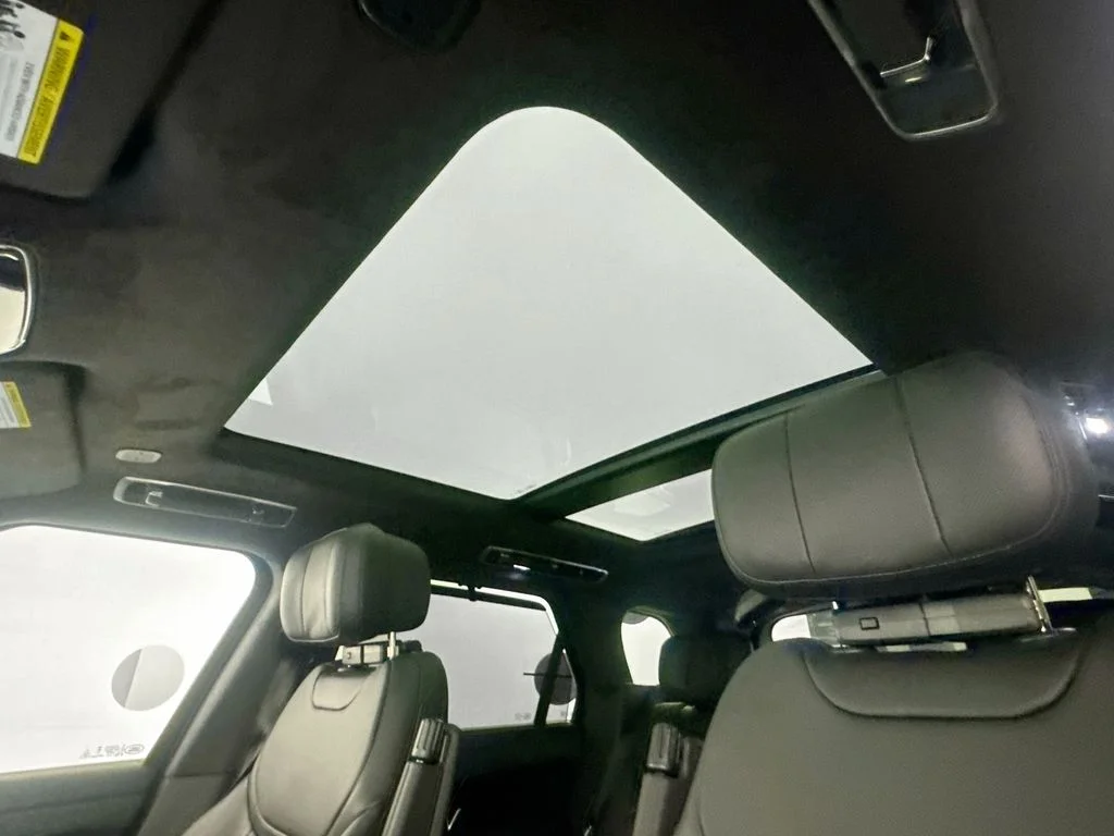 New 2026 Ionian Silver in Gloss finish Land Rover Autobiography image 21