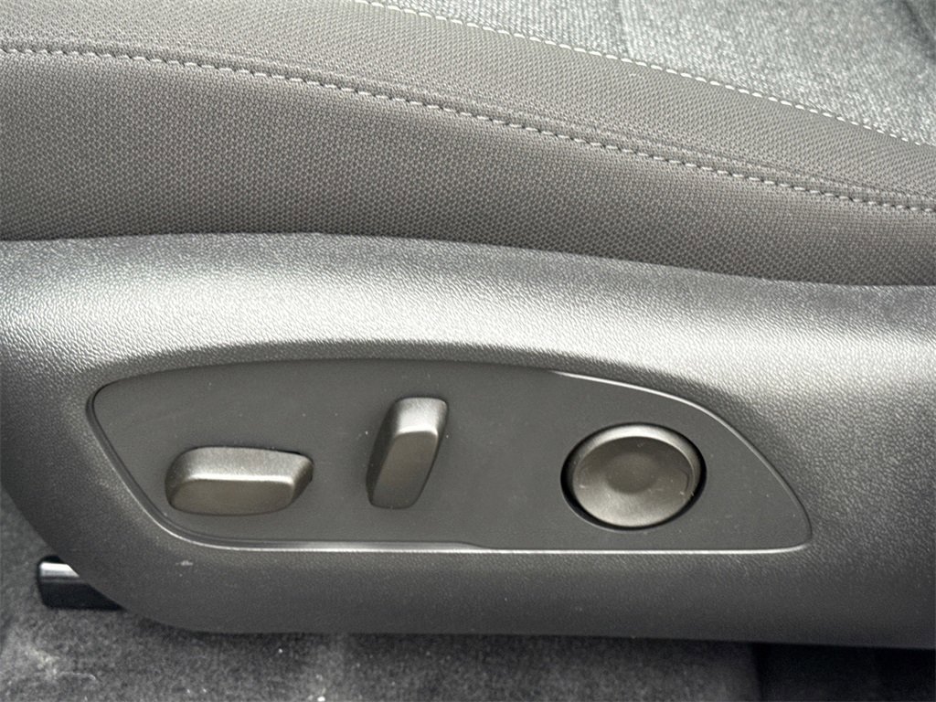 2026 GMC ACADIA - Image 16