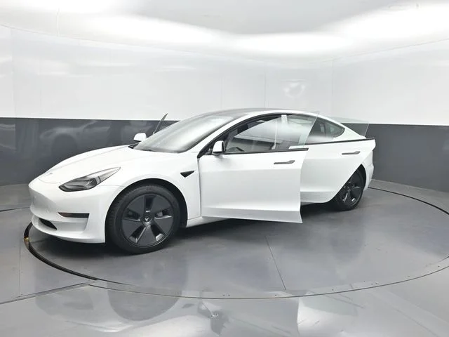 Used 2023 White Tesla Base image 31