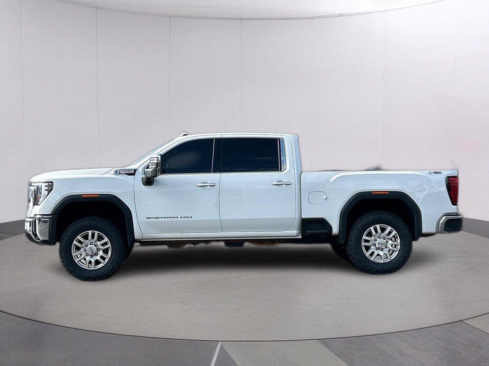 Used 2024 Summit White GMC SLT image 2