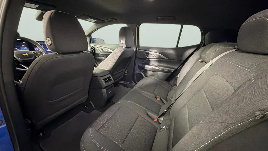 Used 2025 Riptide Blue Metallic Chevrolet LT image 27
