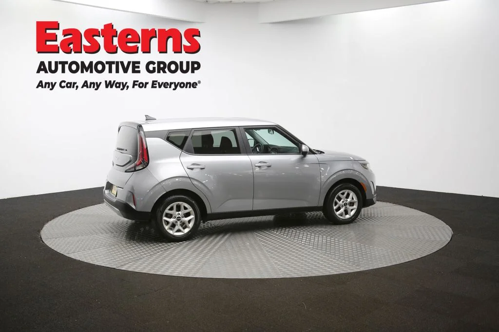 Used 2023  Kia LX image 41