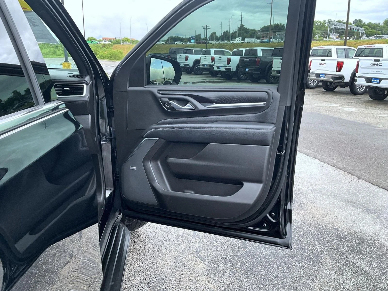 Used 2021 Black GMC Denali image 16