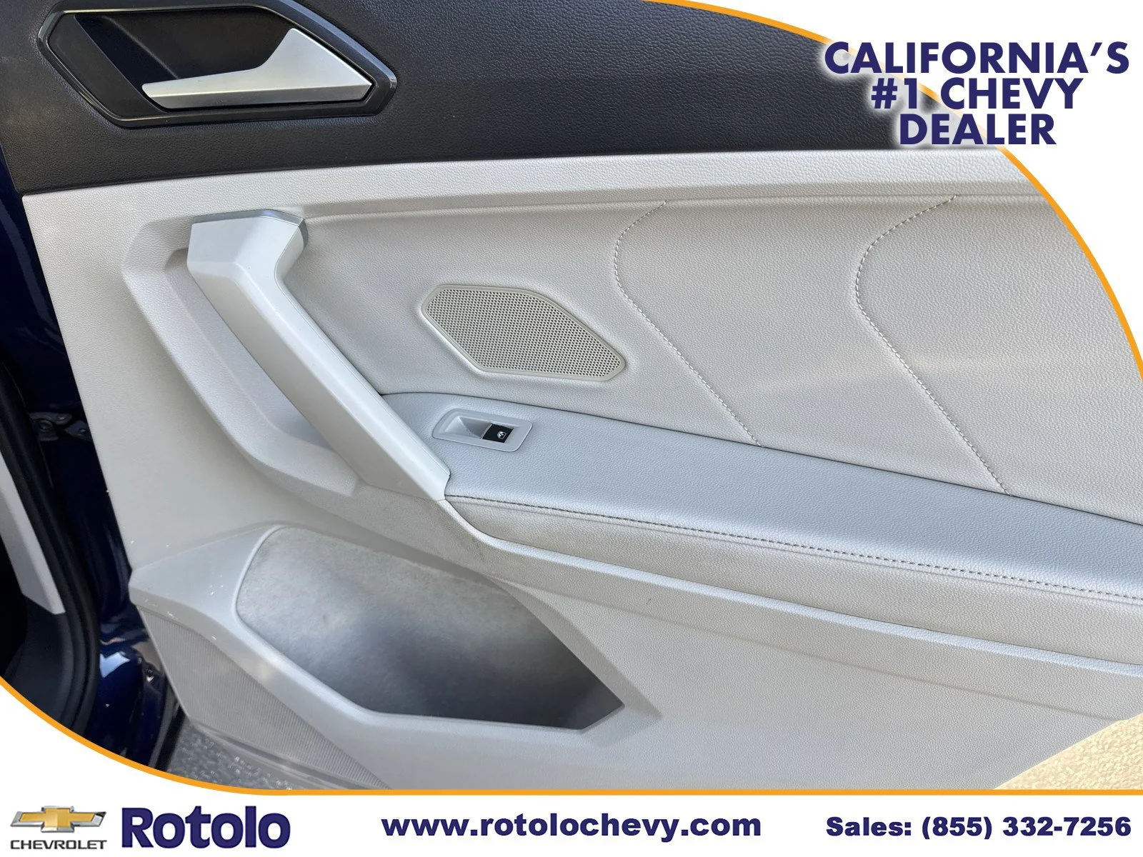 Used 2022 Blue Volkswagen SE image 11