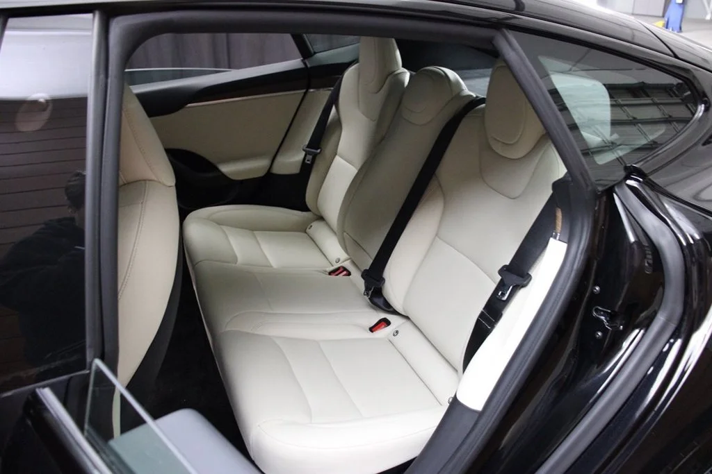 Used 2022 Solid Black Tesla Base image 37